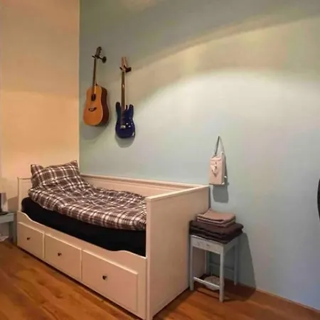 Entire - With Private Parking Apartment