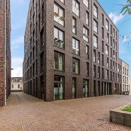 Entire - With Private Parking Nijmegen